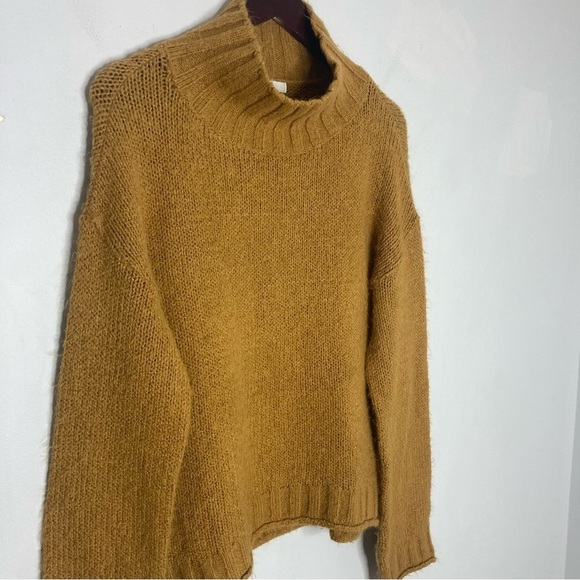 BP. Size Small Fuzzy Mockneck Oversized Mustard Gold Sweater - Picture 3 of 7